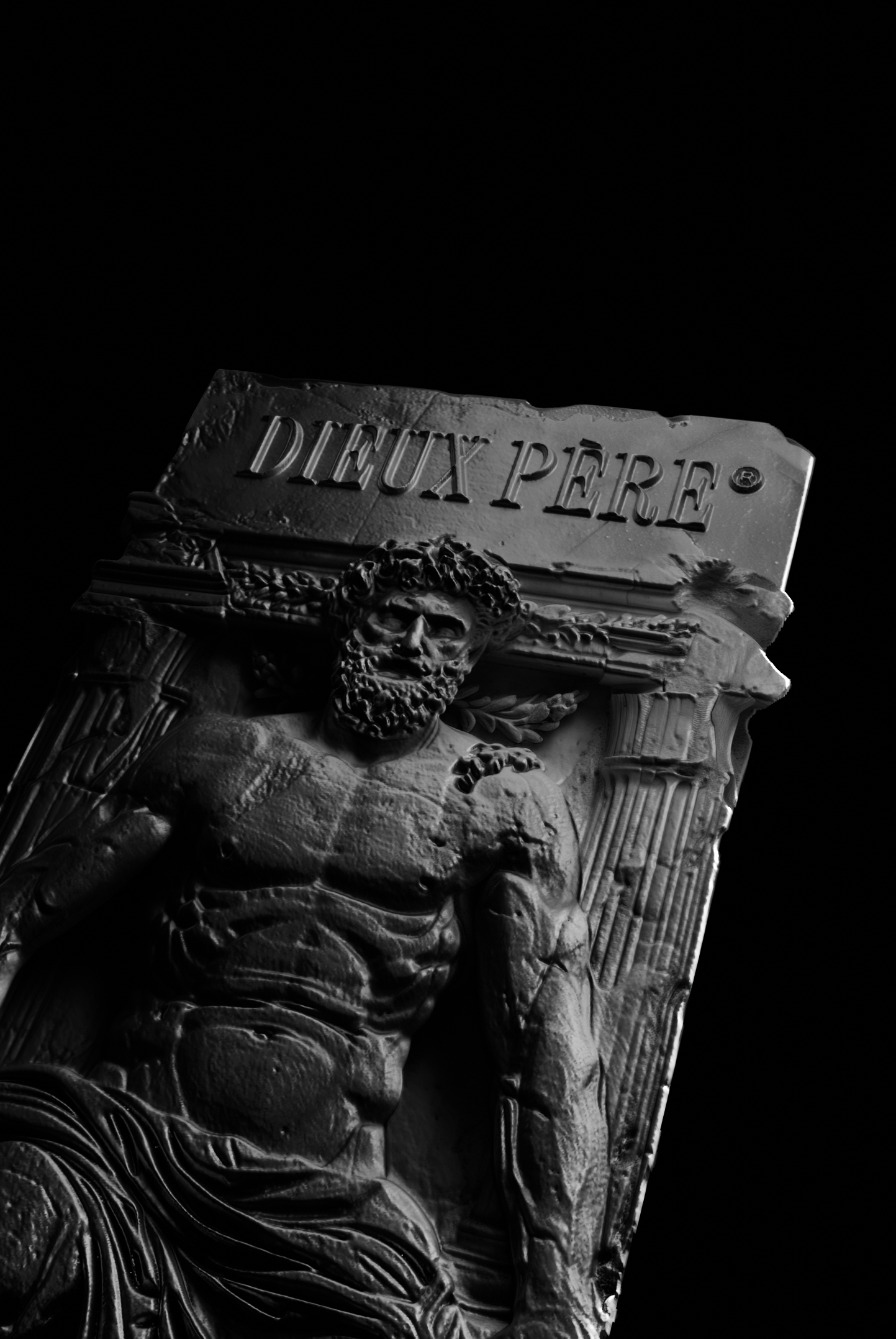 Embossed aluminium label with Greek mythology Zeus artwork on the Maison Dieux Père vodka macérat bottle.